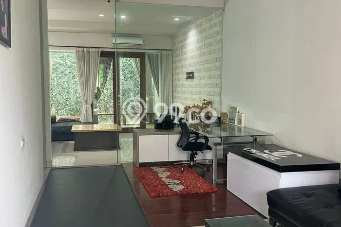 Rumah Kontrakan Surabaya LT 180m2 LB 204m2 Area Graha Rumah Kontrakan Surabaya LT 180m2 LB 204m2 Area Graha