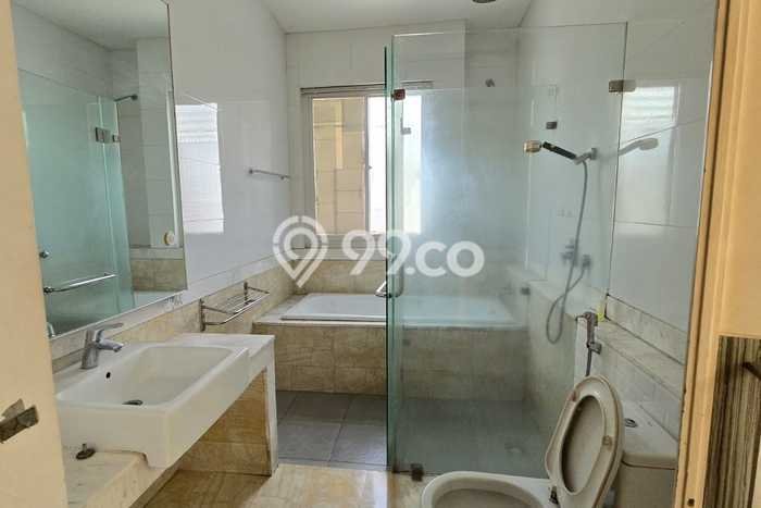 For Sale! Luxury House LT 84m2 Desain Modern di Tomang For Sale! Luxury House LT 84m2 Desain Modern di Tomang
