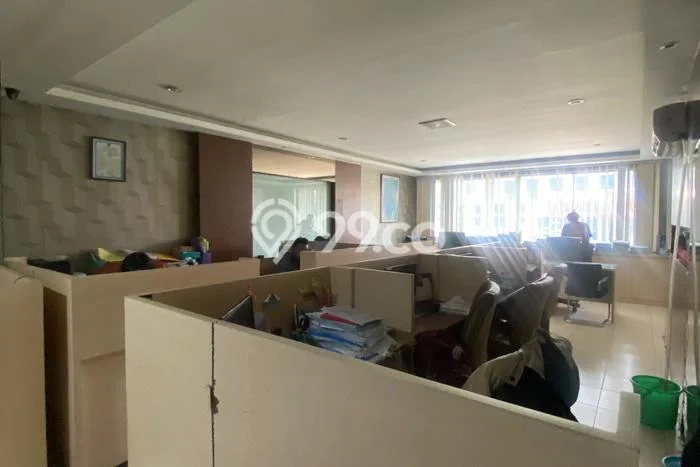 Ruko Dijual di Jakarta Barat LT 81m2 & LB 350m2 Lokasi Terbaik! Ruko Dijual di Jakarta Barat LT 81m2 & LB 350m2 Lokasi Terbaik!