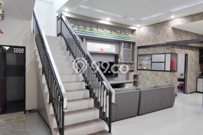 Dijual Rumah 5 Kamar Lokasi Strategis Nyaman dan Strategis di Pontianak Selatan Dijual Rumah 5 Kamar Lokasi Strategis Nyaman dan Strategis di Pontianak Selatan