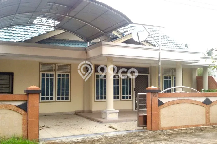 Lokasi terbaik! Rumah siap pakai dikontrakkan di Pontianak Tenggara LB 120m2 Lokasi terbaik! Rumah siap pakai dikontrakkan di Pontianak Tenggara LB 120m2