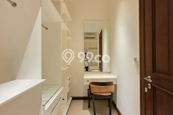 Rumah Disewakan Jakarta Selatan LT 203m2 LB 414m2 Area Kemang Rumah Disewakan Jakarta Selatan LT 203m2 LB 414m2 Area Kemang
