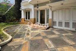 Hunian Elit LB 350m2 Siap Pakai Desain Elegan di Simprug, Jakarta Selatan Hunian Elit LB 350m2 Siap Pakai Desain Elegan di Simprug, Jakarta Selatan