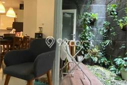 Hunian Elit LB 200m2 Siap Pakai Desain Elegan di Bintaro, Tangerang Selatan Hunian Elit LB 200m2 Siap Pakai Desain Elegan di Bintaro, Tangerang Selatan