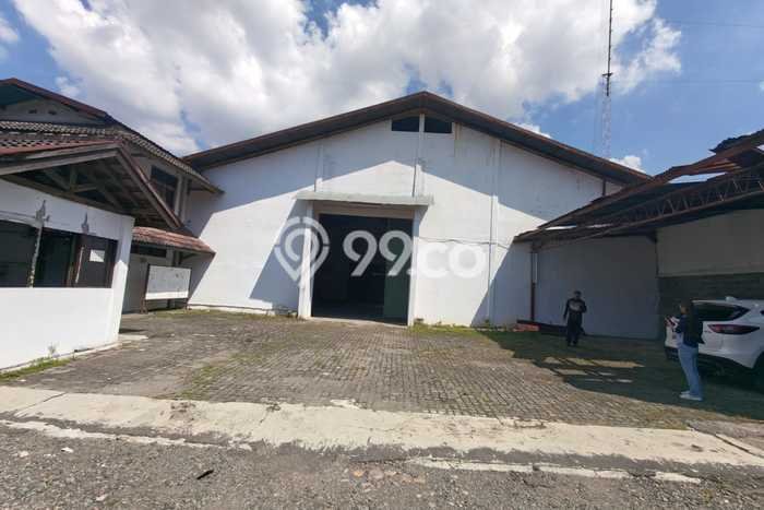 Disewakan Gudang di Kawasan Ramai Tugurejo Luas 3800m2 Disewakan Gudang di Kawasan Ramai Tugurejo Luas 3800m2