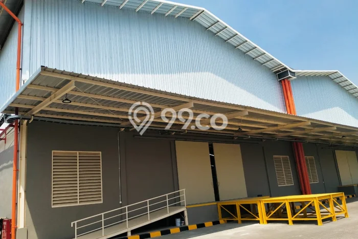 Gudang Disewa di Bekasi dengan LB 2000m2 Area Komersial Ramai Gudang Disewa di Bekasi dengan LB 2000m2 Area Komersial Ramai
