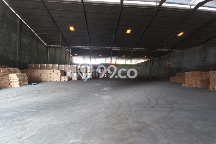 Gudang Disewa di Bekasi dengan LB 4200m2 Area Komersial Ramai Gudang Disewa di Bekasi dengan LB 4200m2 Area Komersial Ramai