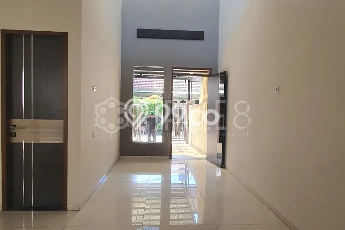 Rumah Modern 3 KT di Taman Holis Indah Bandung Semi Furnished Rumah Modern 3 KT di Taman Holis Indah Bandung Semi Furnished
