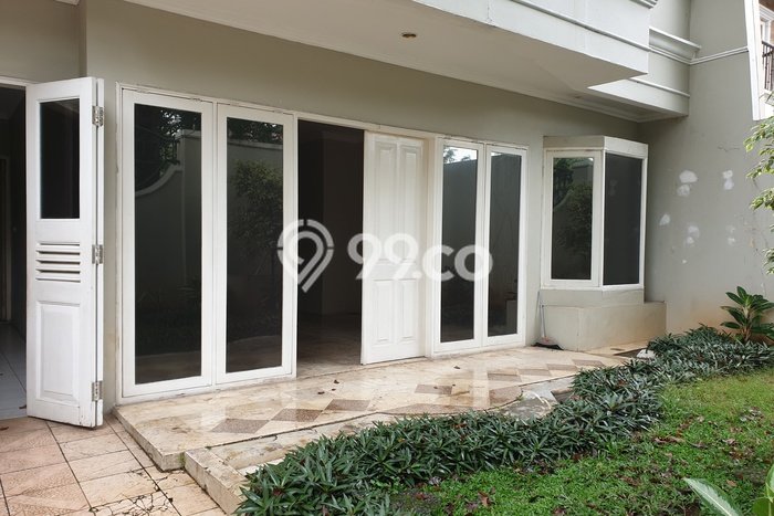 Hunian Elit LB 300m2 Siap Huni Desain Elegan di Intercon, Jakarta Barat Hunian Elit LB 300m2 Siap Huni Desain Elegan di Intercon, Jakarta Barat