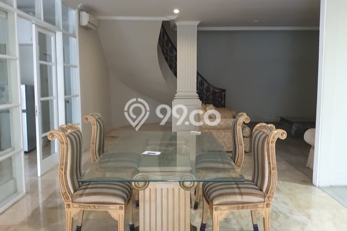 Hunian Elit LB 300m2 Siap Huni Desain Elegan di Intercon, Jakarta Barat Hunian Elit LB 300m2 Siap Huni Desain Elegan di Intercon, Jakarta Barat
