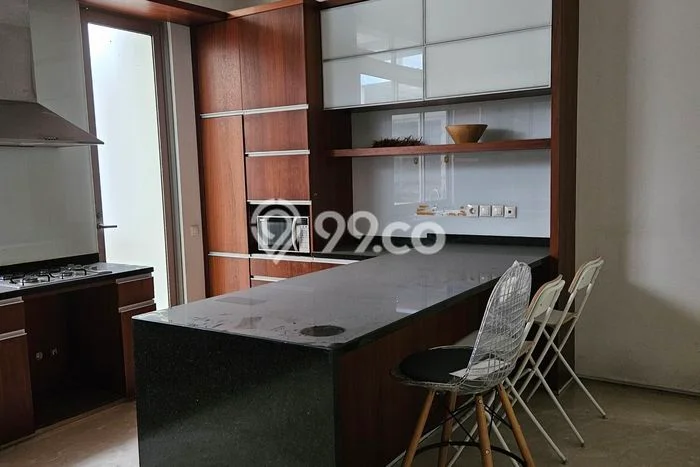 Hunian Mewah LB 360m2 Siap Huni Desain Elegan di Kedoya, Jakarta Barat Hunian Mewah LB 360m2 Siap Huni Desain Elegan di Kedoya, Jakarta Barat
