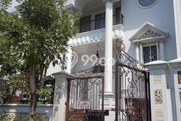 Rumah Mewah LB 250m2 Siap Huni Desain Elegan di Permata Buana, Jakarta Barat Rumah Mewah LB 250m2 Siap Huni Desain Elegan di Permata Buana, Jakarta Barat