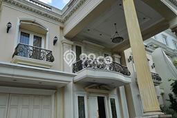 Rumah Elit LB 1100m2 Siap Huni Desain Elegan di Intercon, Jakarta Barat Rumah Elit LB 1100m2 Siap Huni Desain Elegan di Intercon, Jakarta Barat
