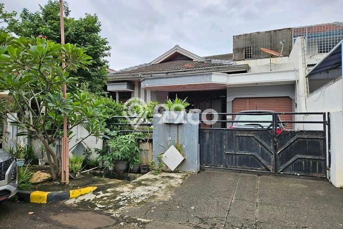 Dijual Rumah Luas Elegan Dengan View Cantik di Intercon, Jakarta Barat Dijual Rumah Luas Elegan Dengan View Cantik di Intercon, Jakarta Barat