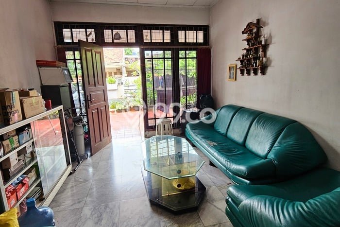 Dijual Rumah Luas Elegan Dengan View Cantik di Intercon, Jakarta Barat Dijual Rumah Luas Elegan Dengan View Cantik di Intercon, Jakarta Barat