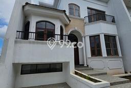 Ready to Use! Luxury House LT 200m2 Desain Modern di Green Garden Ready to Use! Luxury House LT 200m2 Desain Modern di Green Garden