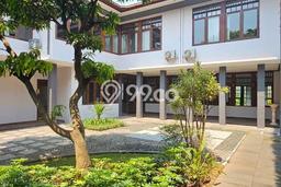Rumah Mewah LB 700m2 Siap Pakai Desain Elegan di Setra Duta, Bandung Rumah Mewah LB 700m2 Siap Pakai Desain Elegan di Setra Duta, Bandung