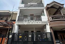 Dijual Rumah Luas Megah Dengan View Cantik di Meruya, Jakarta Barat Dijual Rumah Luas Megah Dengan View Cantik di Meruya, Jakarta Barat