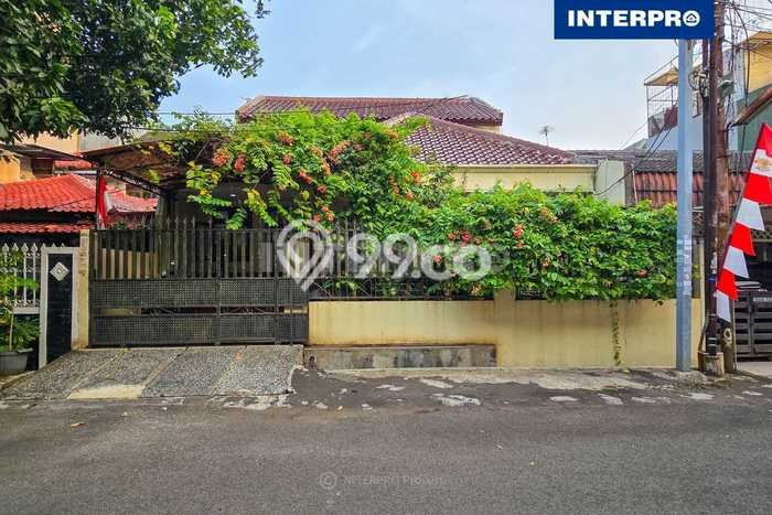 Ready to Use! Premium House LT 150m2 Desain Elegan di Puri Indah Ready to Use! Premium House LT 150m2 Desain Elegan di Puri Indah