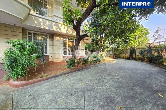 For Sale! Luxury House LT 750m2 Desain Modern di Puri Indah For Sale! Luxury House LT 750m2 Desain Modern di Puri Indah