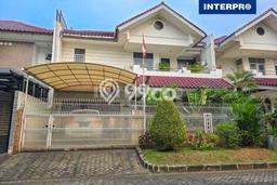 Rumah Eksklusif lokasi , Jakarta Barat, LT 240m2m² LB 300m2m² Rumah Eksklusif lokasi , Jakarta Barat, LT 240m2m² LB 300m2m²