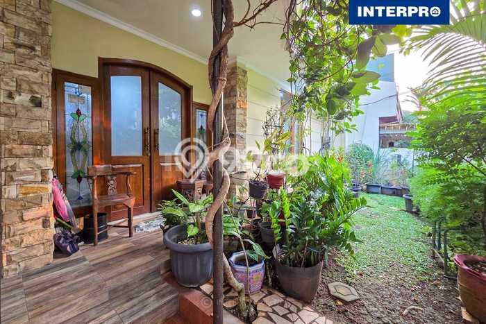 Ready to Use! Premium House LT 150m2 Desain Elegan di Puri Indah Ready to Use! Premium House LT 150m2 Desain Elegan di Puri Indah