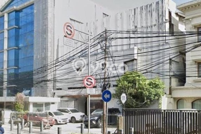 Area Ramai! Ruko Dijual di Kebayoran Baru untuk Bisnis Luas Bangunan 615m2 Area Ramai! Ruko Dijual di Kebayoran Baru untuk Bisnis Luas Bangunan 615m2