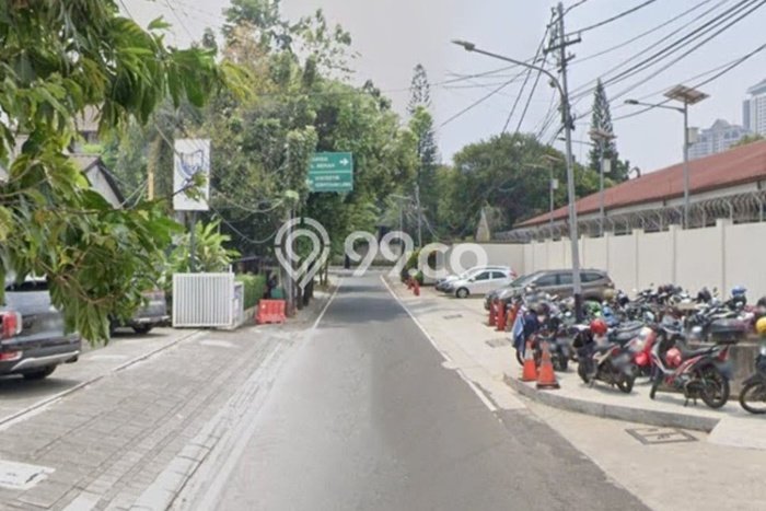 Ruko Dijual di Kebayoran Baru Jakarta Selatan dengan Luas Bangunan 450m2 Ruko Dijual di Kebayoran Baru Jakarta Selatan dengan Luas Bangunan 450m2