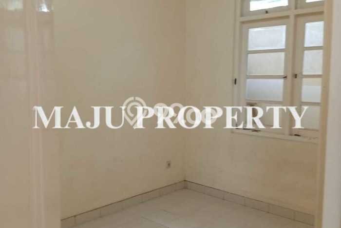Rumah Modern 2 KT di Kota Wisata Jakarta Timur Unfurnished Rumah Modern 2 KT di Kota Wisata Jakarta Timur Unfurnished