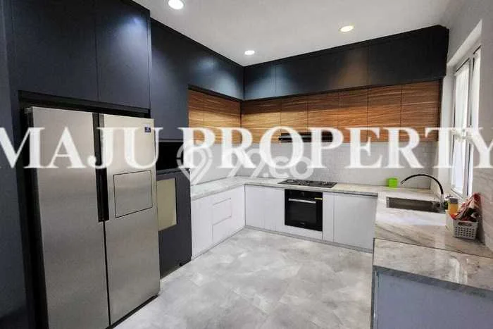 PRIME LOCATION! Rumah area Cibubur, 4 KT, Area Strategis, Luas 144m² LB 200m² PRIME LOCATION! Rumah area Cibubur, 4 KT, Area Strategis, Luas 144m² LB 200m²