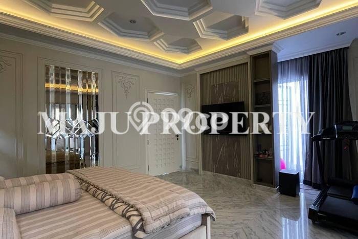 Jual Rumah Luas Megah Dengan View Eksklusif di Cibubur, Bekasi Jual Rumah Luas Megah Dengan View Eksklusif di Cibubur, Bekasi