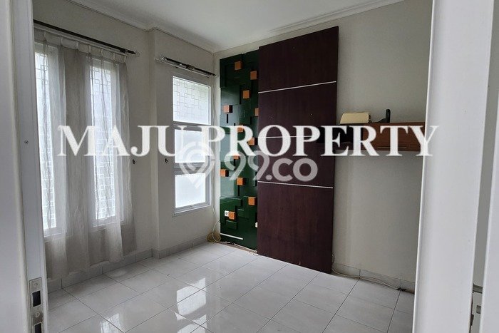 Rumah di Legenda Wisata, Dekat Pusat Kota, LT 120m² Rumah di Legenda Wisata, Dekat Pusat Kota, LT 120m²