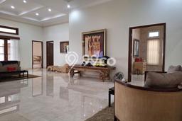 Rumah Mewah LB 340m2 Siap Pakai Desain Elegan di Cikini, Jakarta Pusat Rumah Mewah LB 340m2 Siap Pakai Desain Elegan di Cikini, Jakarta Pusat