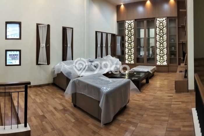 Rumah di Parongpong, Bandung, Luas 300m² Bangunan 334m² Rumah di Parongpong, Bandung, Luas 300m² Bangunan 334m²