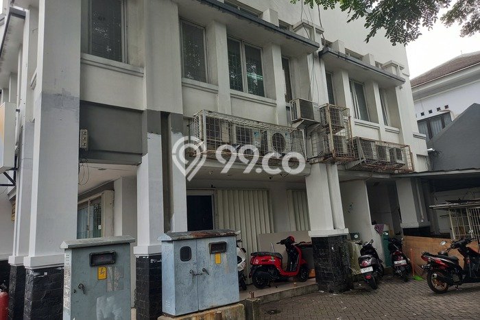 PRIME LOCATION! Ruko di Graha Raya, Luas 321m², Area Bisnis, Lokasi Premium PRIME LOCATION! Ruko di Graha Raya, Luas 321m², Area Bisnis, Lokasi Premium