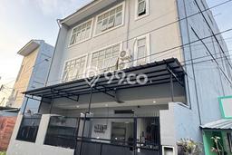 Kost Dijual di Gading Serpong dengan 43 KT dan Luas 450m2 Kost Dijual di Gading Serpong dengan 43 KT dan Luas 450m2