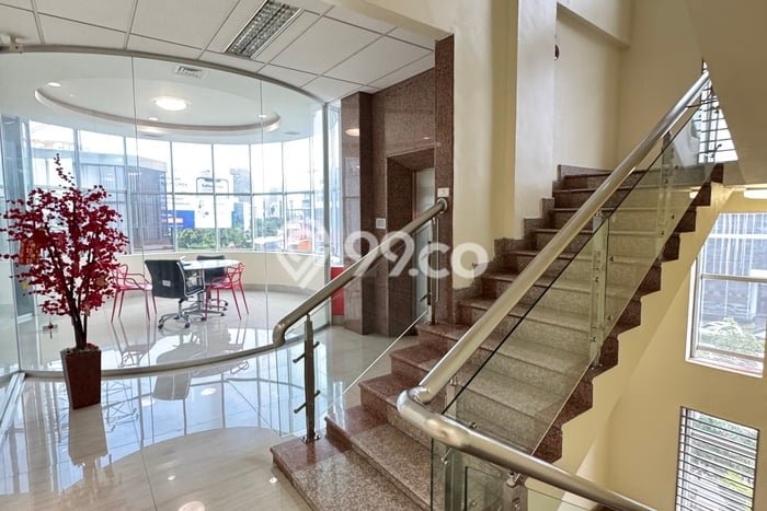 Disewakan Kantor komersial di Mampang Prapatan luas bangunan 3000m2 Disewakan Kantor komersial di Mampang Prapatan luas bangunan 3000m2
