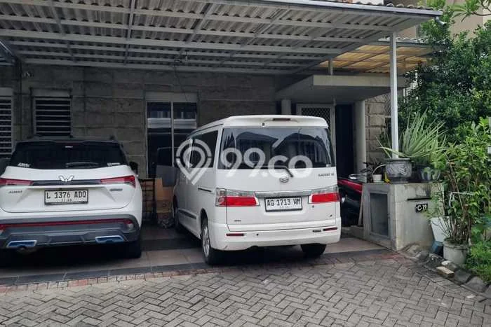 Rumah Luxury Modern Tanpa Renovasi di Babatan Surabaya Rumah Luxury Modern Tanpa Renovasi di Babatan Surabaya