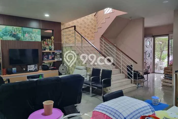 Rumah Luxury Modern Tanpa Renovasi di Babatan Surabaya Rumah Luxury Modern Tanpa Renovasi di Babatan Surabaya
