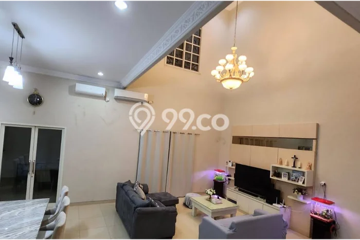 Rumah Elit Modern Siap Huni di Pakuwon Surabaya Rumah Elit Modern Siap Huni di Pakuwon Surabaya