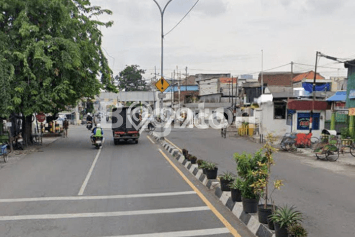FOR SALE! Ruko di Simokerto Surabaya, LT 279m2, LB 760m2 FOR SALE! Ruko di Simokerto Surabaya, LT 279m2, LB 760m2