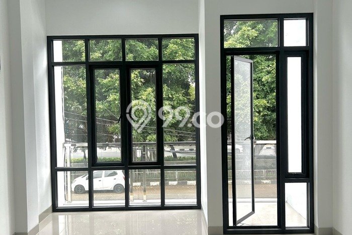 Unit Ruko Dijual di Jakarta Timur LT 89m2 & LB 300m2 Unit Ruko Dijual di Jakarta Timur LT 89m2 & LB 300m2