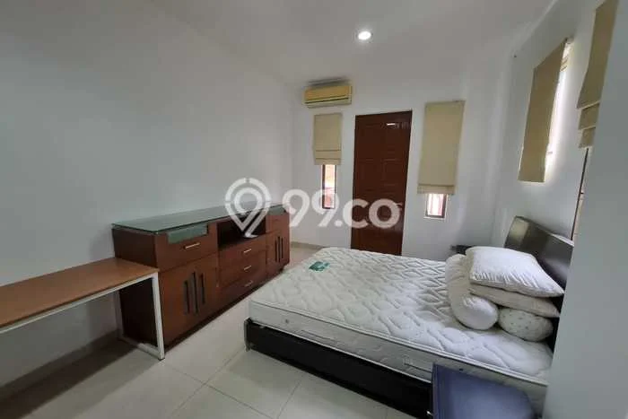 Rumah di Kelapa Gading, 4 KT, Design Modern, LT 300m2m² Bangunan 500m2m² Rumah di Kelapa Gading, 4 KT, Design Modern, LT 300m2m² Bangunan 500m2m²
