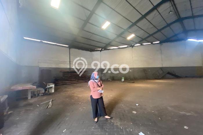 Gudang untuk Disewa di Pusat Surabaya Luas Bangunan 1000m2 Gudang untuk Disewa di Pusat Surabaya Luas Bangunan 1000m2