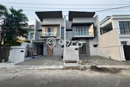 Hunian Elit LB 238m2 Siap Pakai Desain Elegan di Manyar, Surabaya Hunian Elit LB 238m2 Siap Pakai Desain Elegan di Manyar, Surabaya