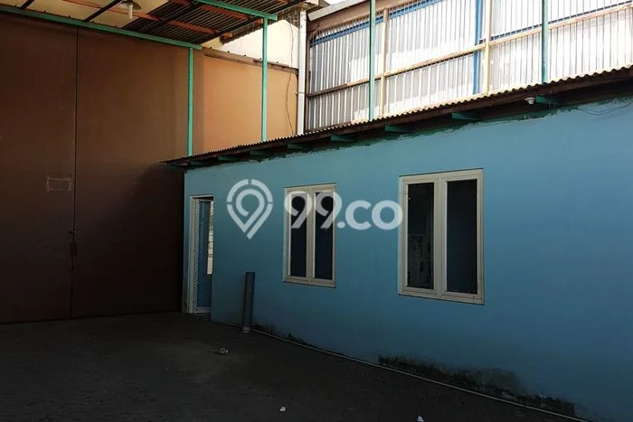 Gudang di Asemrowo, Luas 400m2m², Pusat Bisnis, Siap Operasi Gudang di Asemrowo, Luas 400m2m², Pusat Bisnis, Siap Operasi
