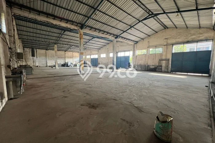 Gudang Area Niaga di , Luas 561m2m², Siap Operasi Gudang Area Niaga di , Luas 561m2m², Siap Operasi