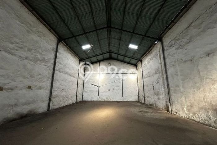 Paling Diincar! Gudang Dijual di Margomulyo Harga Kompetitif Paling Diincar! Gudang Dijual di Margomulyo Harga Kompetitif