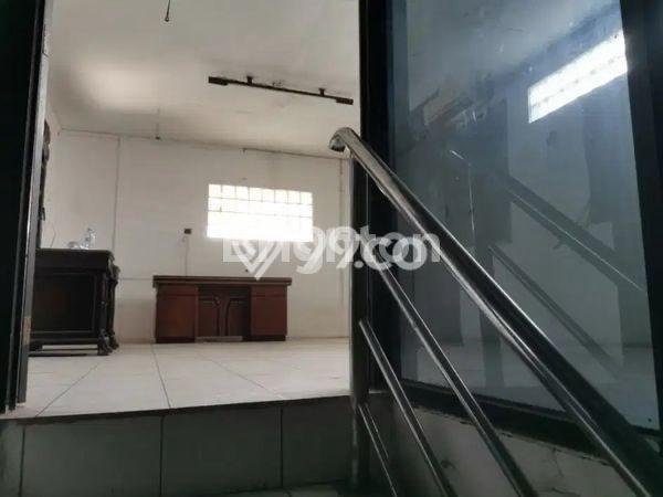 Disewakan Gudang di Pusat Kota Surabaya Ramai Strategis Disewakan Gudang di Pusat Kota Surabaya Ramai Strategis