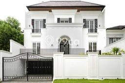 Rumah Luxury Modern Tanpa Renovasi di Sentul City Bogor Rumah Luxury Modern Tanpa Renovasi di Sentul City Bogor